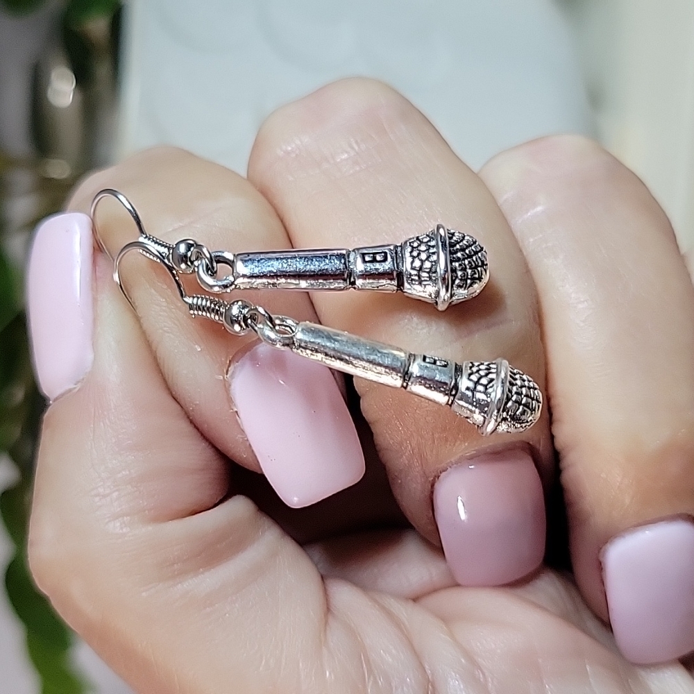 π₯LAST PAIRπ₯ Microphone Charm Drop Earrings - Picture 4 of 4